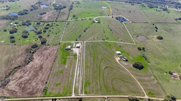 $513,000 | 2301 US 90, Flatonia, TX 78941