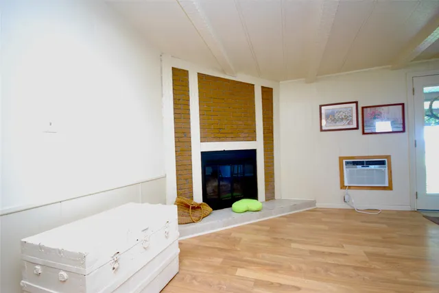 $538,000 | 2301 US 90, Flatonia, TX 78941