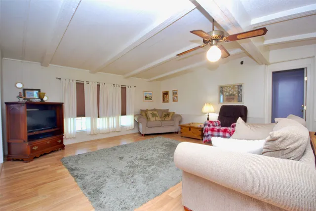 $538,000 | 2301 US 90, Flatonia, TX 78941