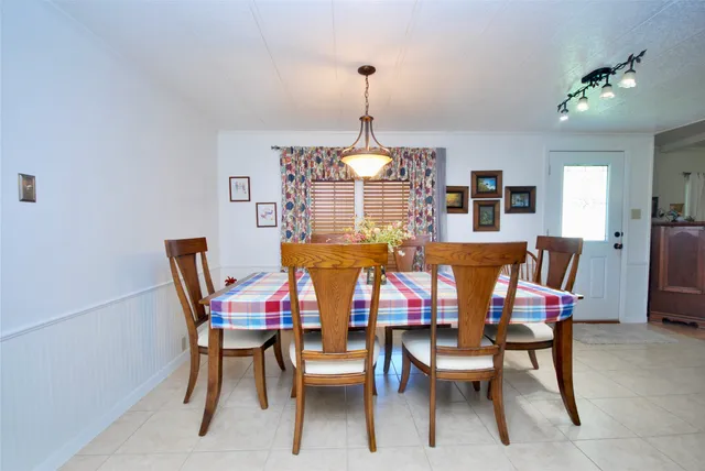 $538,000 | 2301 US 90, Flatonia, TX 78941