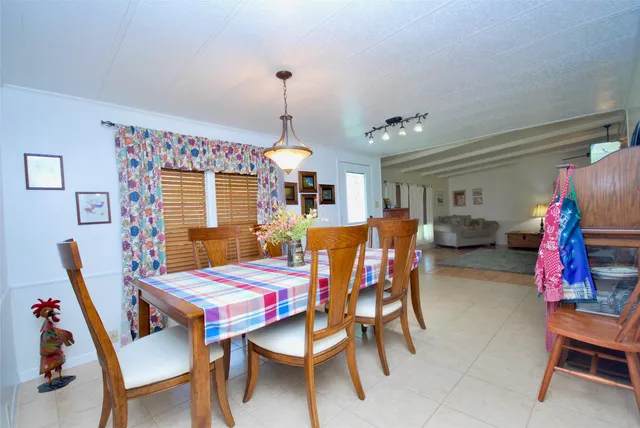 $538,000 | 2301 US 90, Flatonia, TX 78941