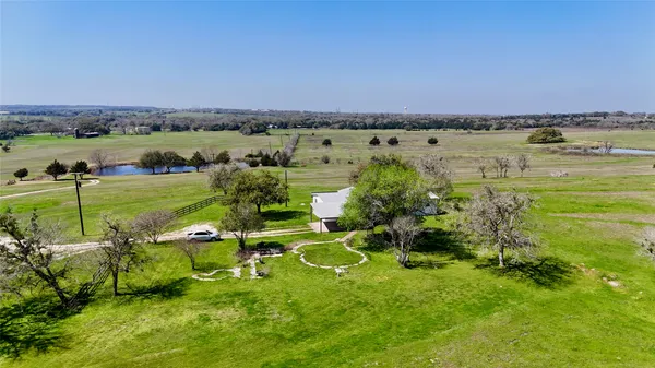 $513,000 | 2301 US 90, Flatonia, TX 78941