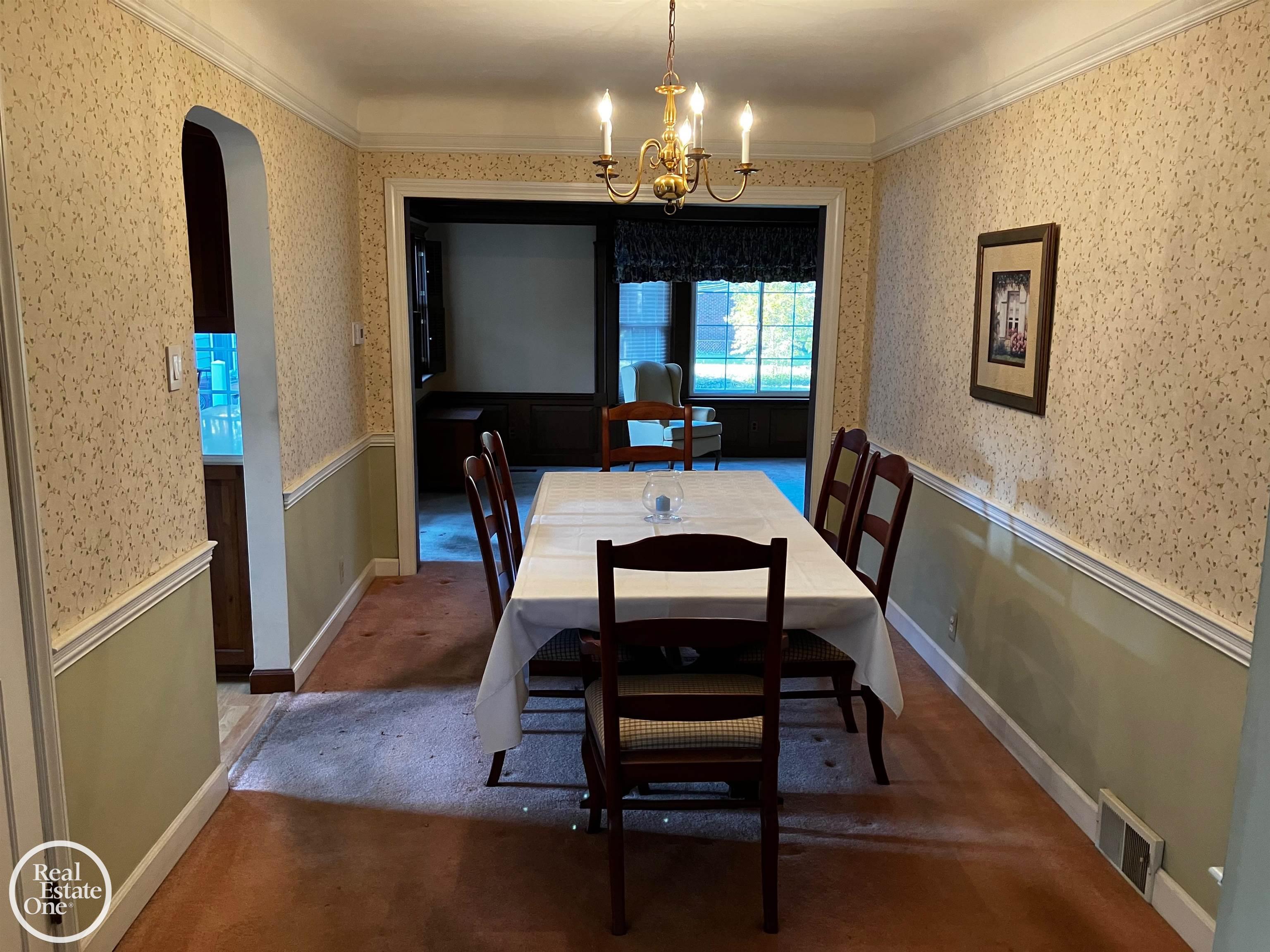 735 Hampton Road Grosse Pointe, MI 48236 - Photo 6 of 27 50160634-104da4e8-bf4a-446a-bce9-b9595b581f76.JPG