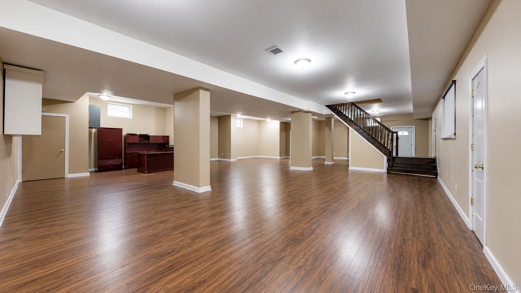31 Cornwall Lane Sands Point, NY 11050 - Photo 36 of 49