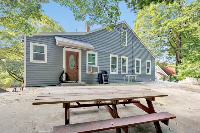 $2,300 | 18 Vose Street, Ansonia, CT 06401