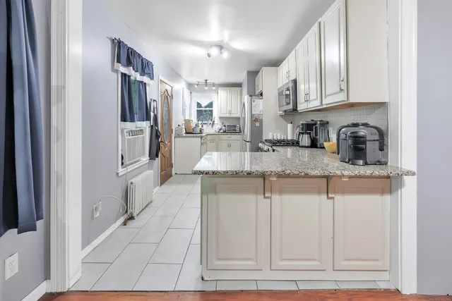 $2,300 | 18 Vose Street, Ansonia, CT 06401