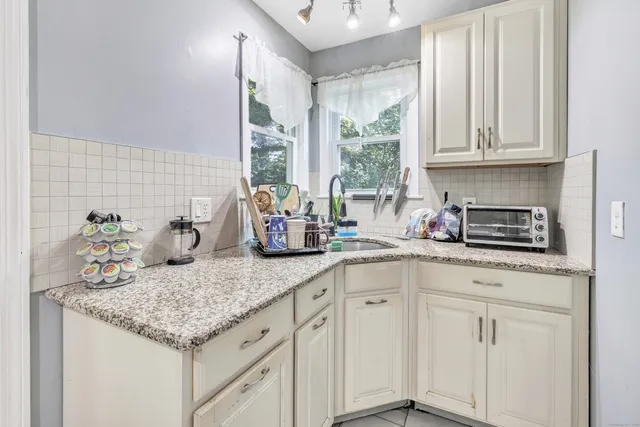 $2,300 | 18 Vose Street, Ansonia, CT 06401