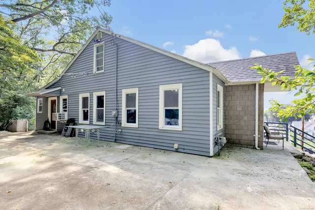 $2,300 | 18 Vose Street, Ansonia, CT 06401