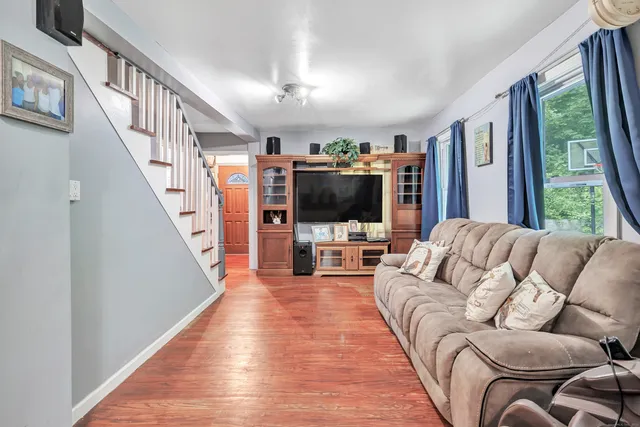 $2,300 | 18 Vose Street, Ansonia, CT 06401