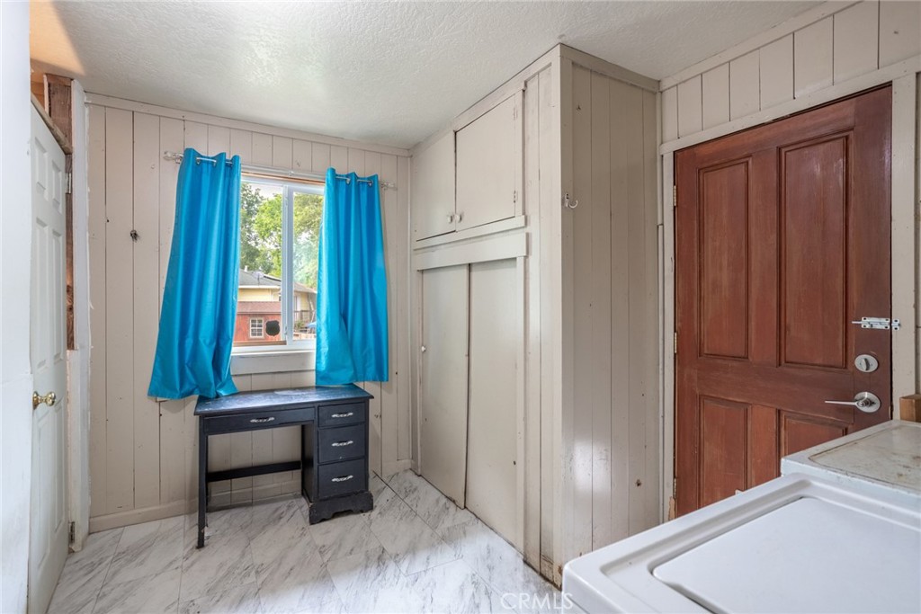 351 5th Street Tehama, CA 96035 - Photo 14 of 20 Laundry room