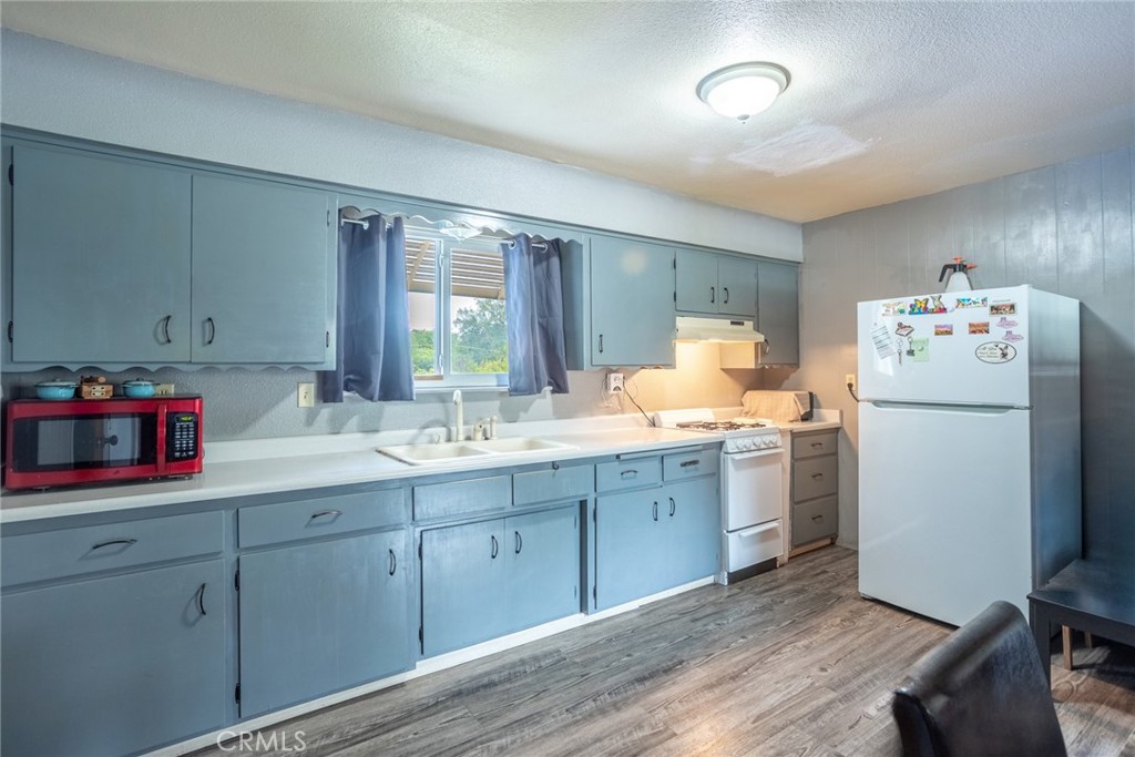 351 5th Street Tehama, CA 96035 - Photo 10 of 20 Kitchen 2