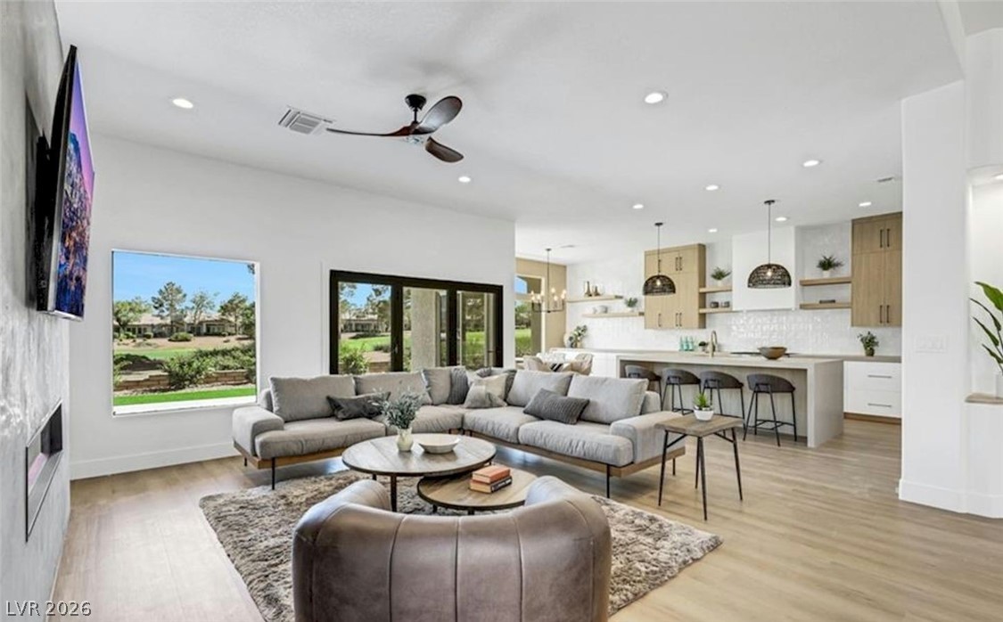 9213 Villa Ridge Drive Las Vegas, NV 89134 - Photo 7 of 61