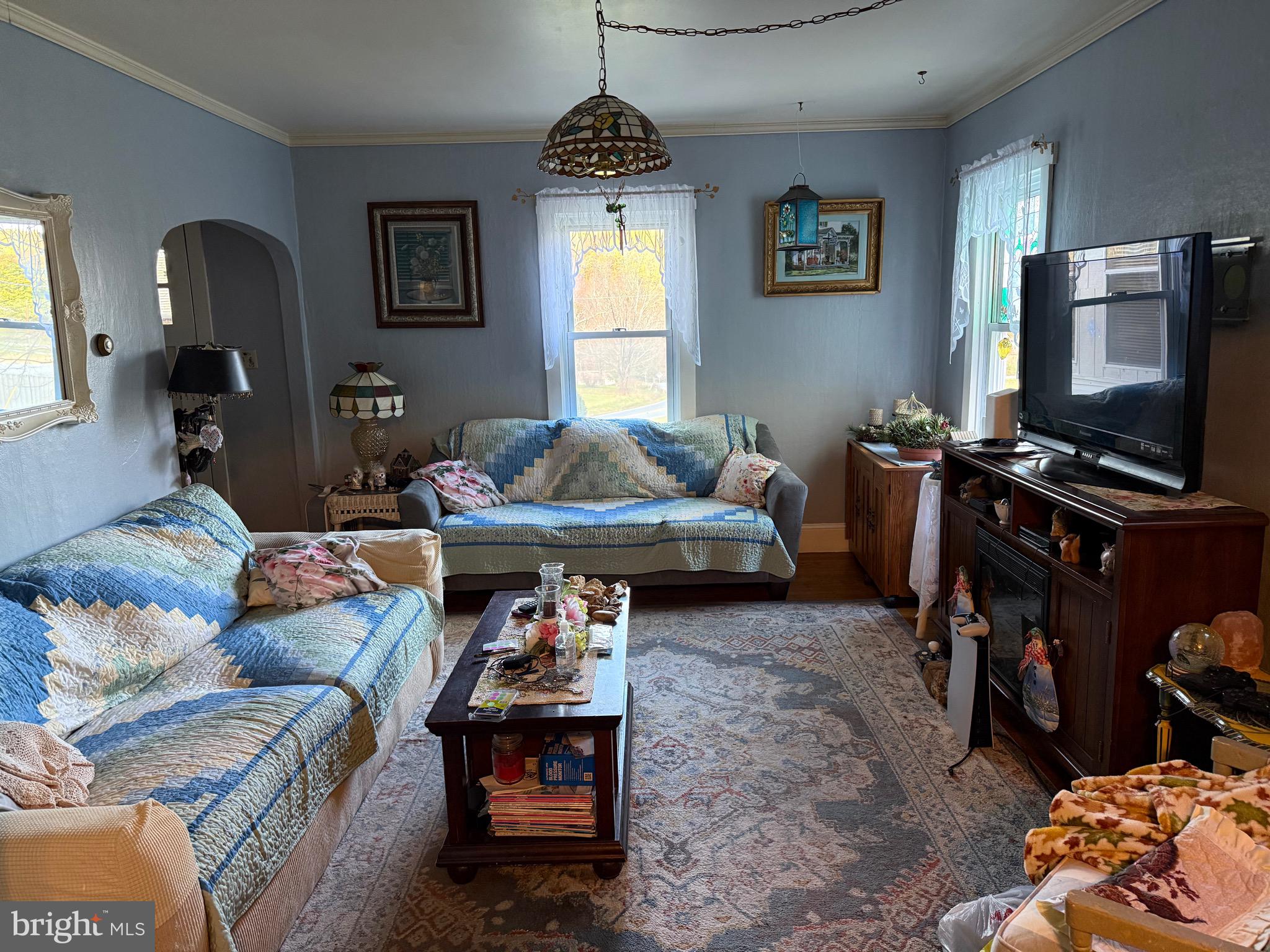 7178 Martinsburg Road Berkeley Springs, WV 25411 - Photo 12 of 34 Living Room
