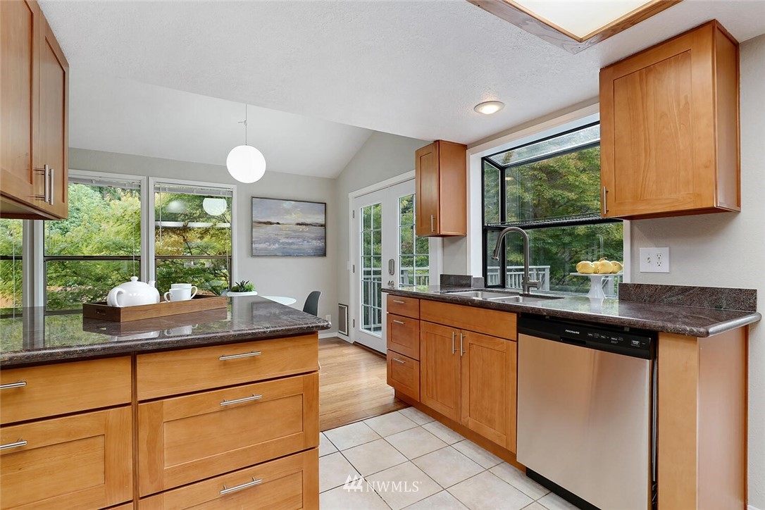 6314 147th Street Southwest Edmonds, WA 98026 - Photo 8 of 26 Gallery Image 8