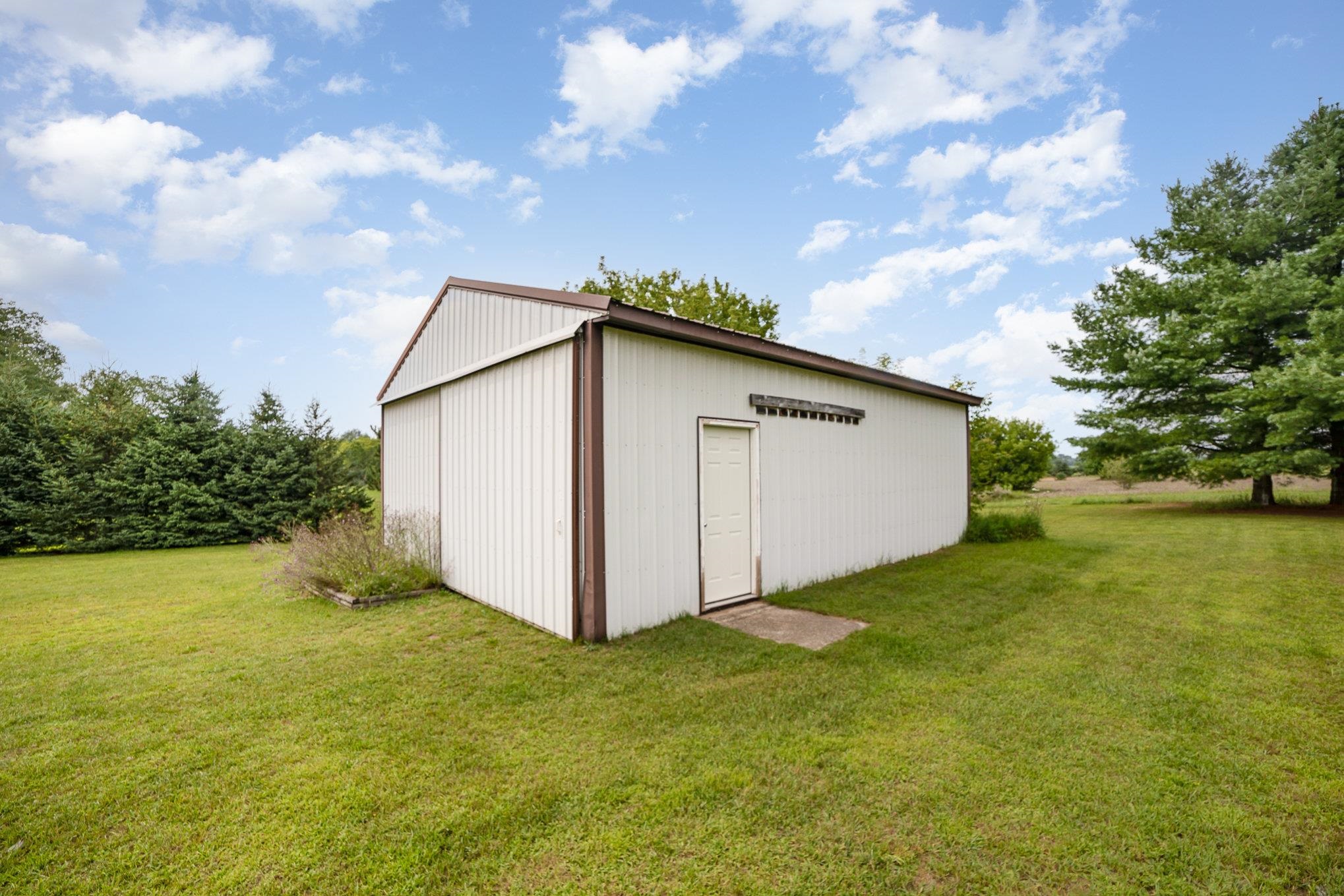 8188 West Blanchard Road Blanchard, MI 49310 - Photo 6 of 31