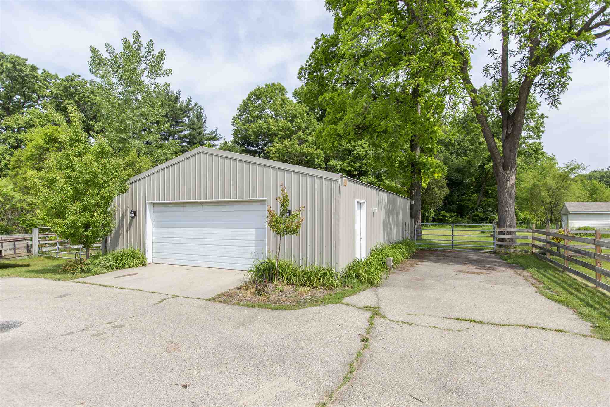 10853 Edison Road Osceola, IN 46561 - Photo 30 of 36 Gallery Image 30