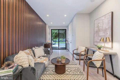 $775,000 | 1332 G Street Southeast, Unit 1, Washington, DC 20003