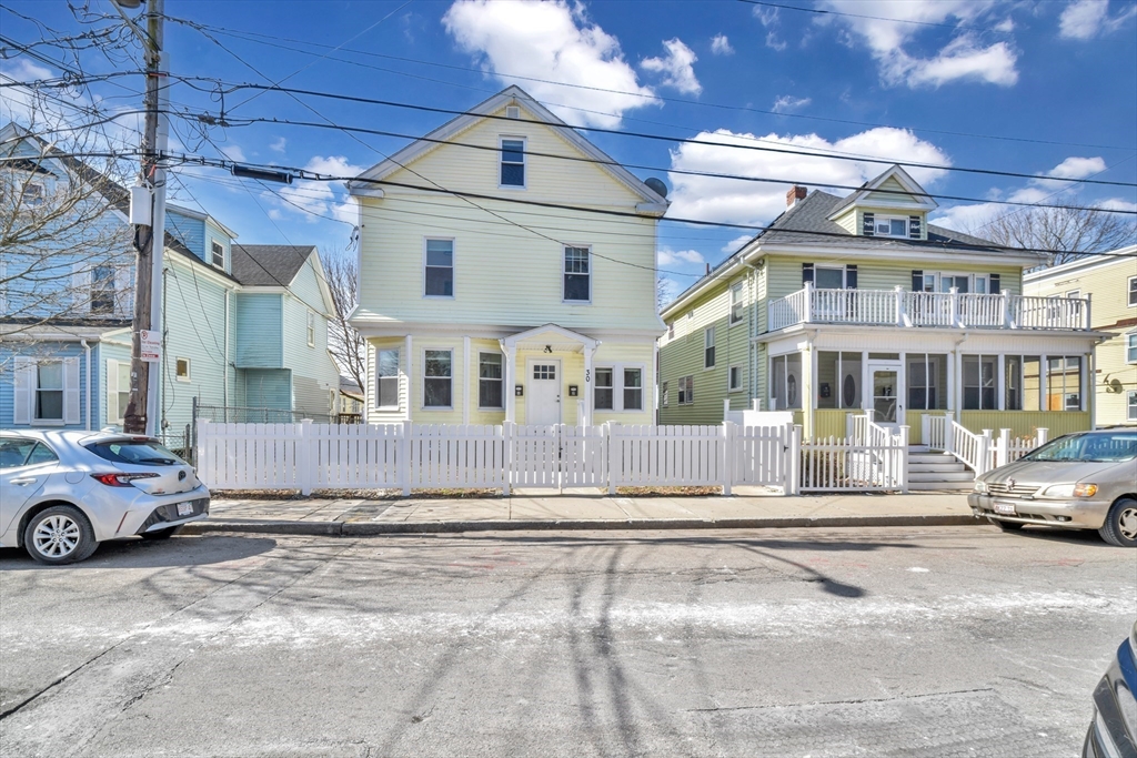 30 Hiawatha Road, Unit 1) Boston, MA 02126 - Photo 2 of 11