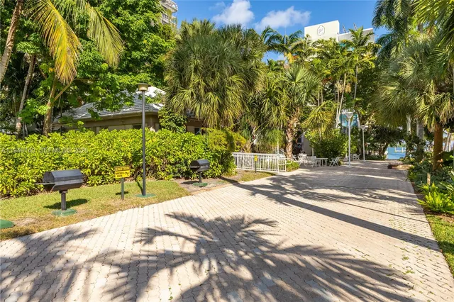 $3,100 | 770 Northeast 69th Street, Unit 1G & 1H, Miami, FL 33138