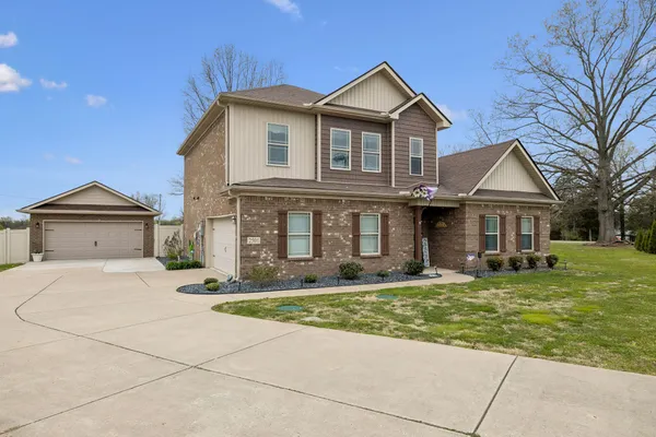 $624,900 | 2501 Pinnacle Drive, Chapel Hill, TN 37034