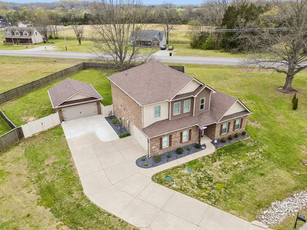 $624,900 | 2501 Pinnacle Drive, Chapel Hill, TN 37034