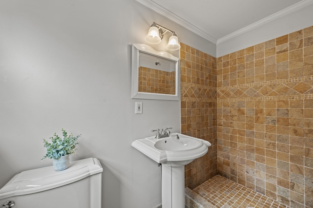 24 Prospect Avenue Saugus, MA 01906 - Photo 21 of 40
