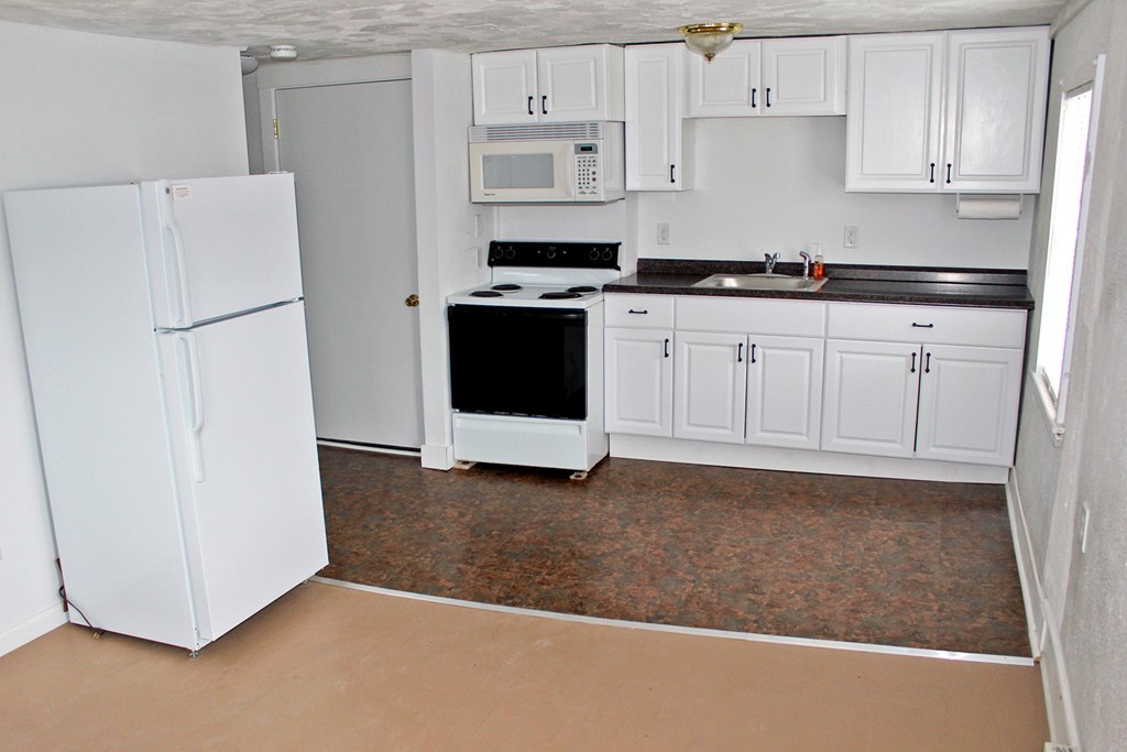 56 Spring Street Warren, MA 01092 - Photo 13 of 23