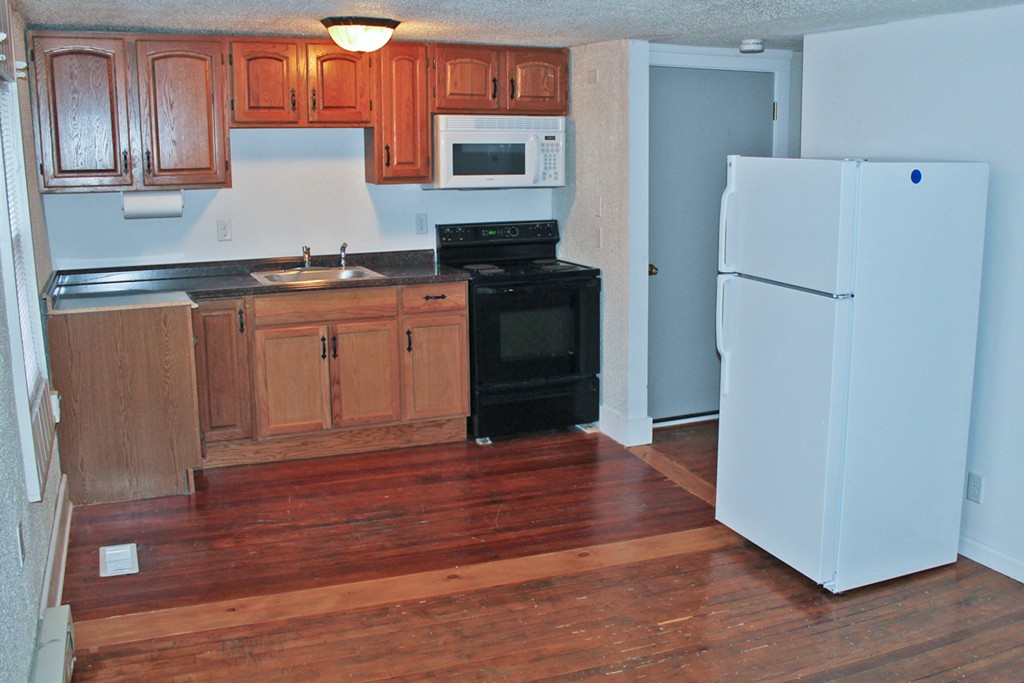 56 Spring Street Warren, MA 01092 - Photo 4 of 23
