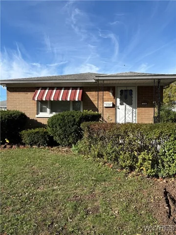 $1,850 | 124 Carmen Road, Amherst, NY 14226