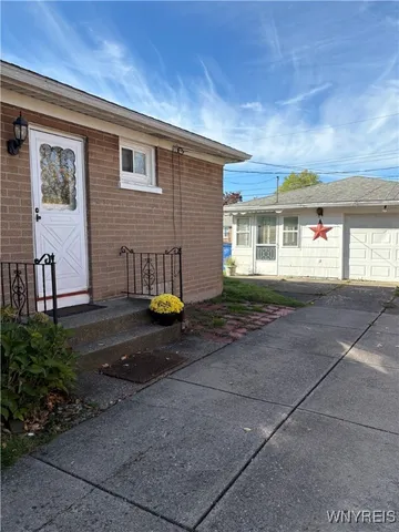 $1,850 | 124 Carmen Road, Amherst, NY 14226