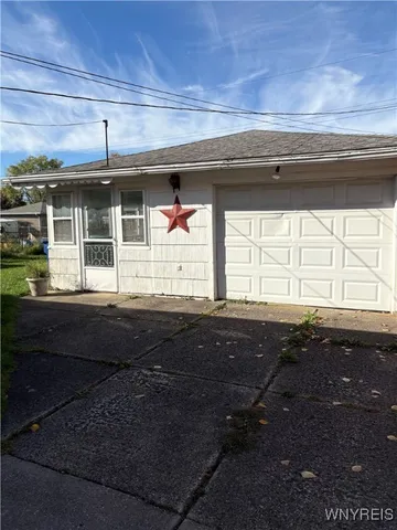 $1,850 | 124 Carmen Road, Amherst, NY 14226