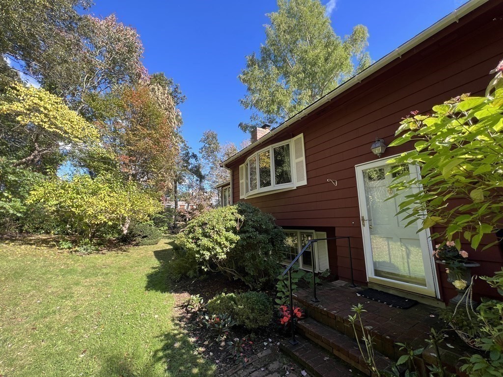2 Flagg Road Southborough, MA 01772 - Photo 8 of 41 Gallery Image 8