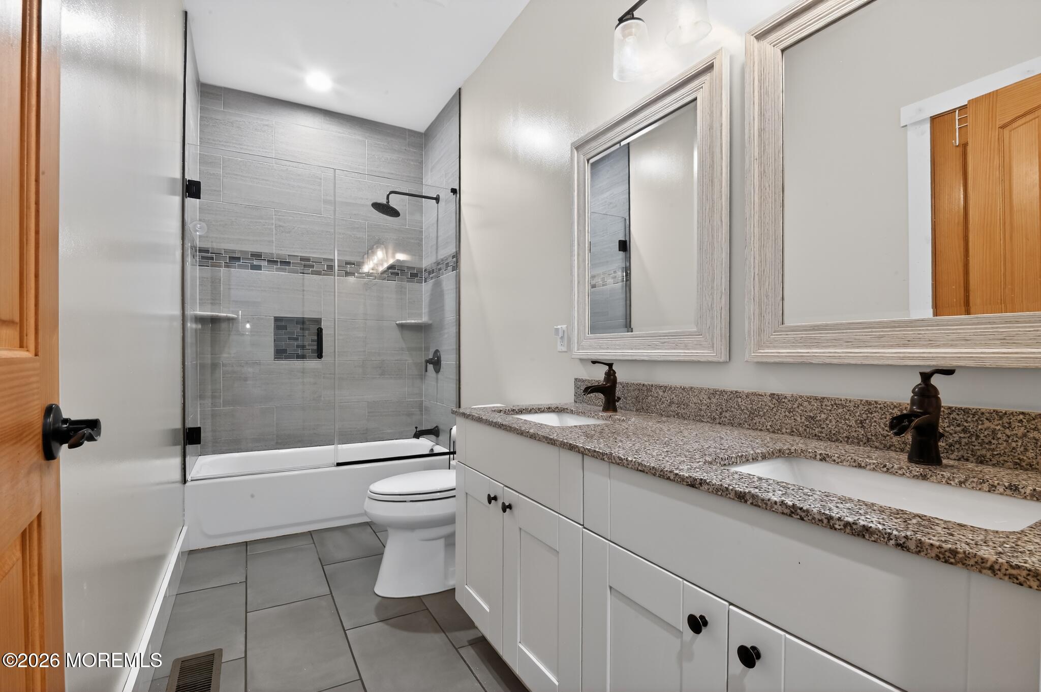 53 Jones Road Barnegat, NJ 08005 - Photo 28 of 34 25_53_jones_rd_Barnegat_nj-Bathroom-_016