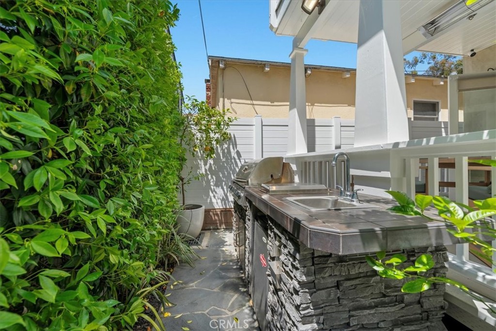 817 North Valley Drive Manhattan Beach, CA 90266 - Photo 27 of 28