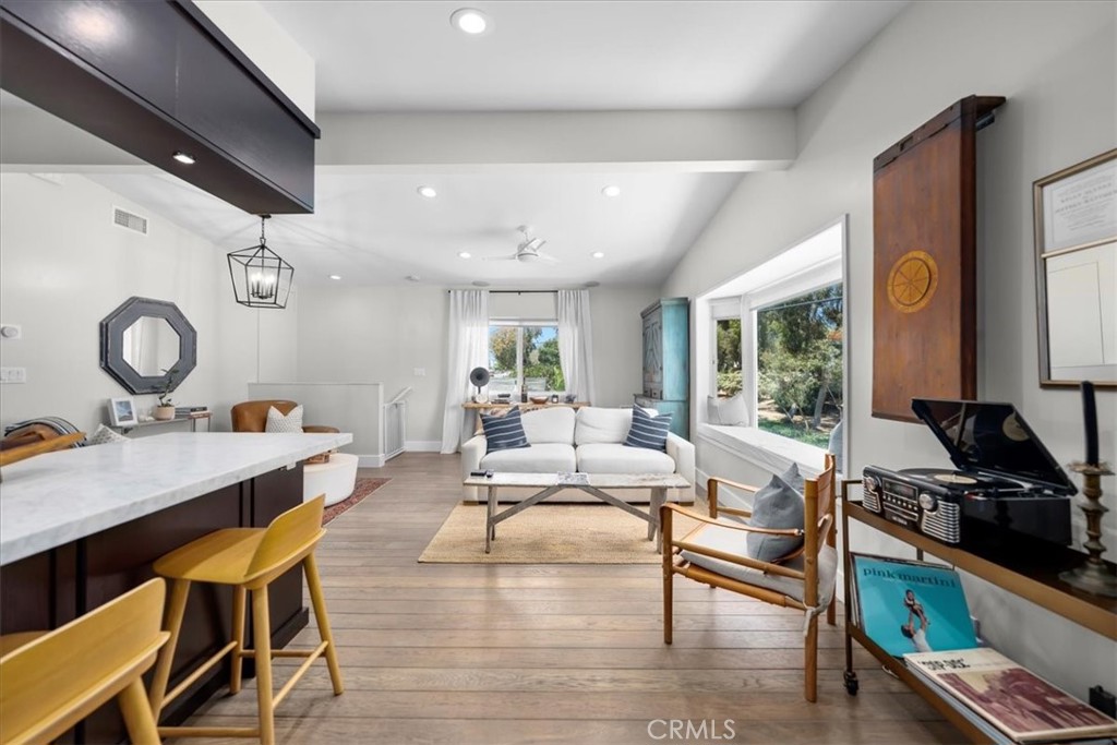 817 North Valley Drive Manhattan Beach, CA 90266 - Photo 5 of 28