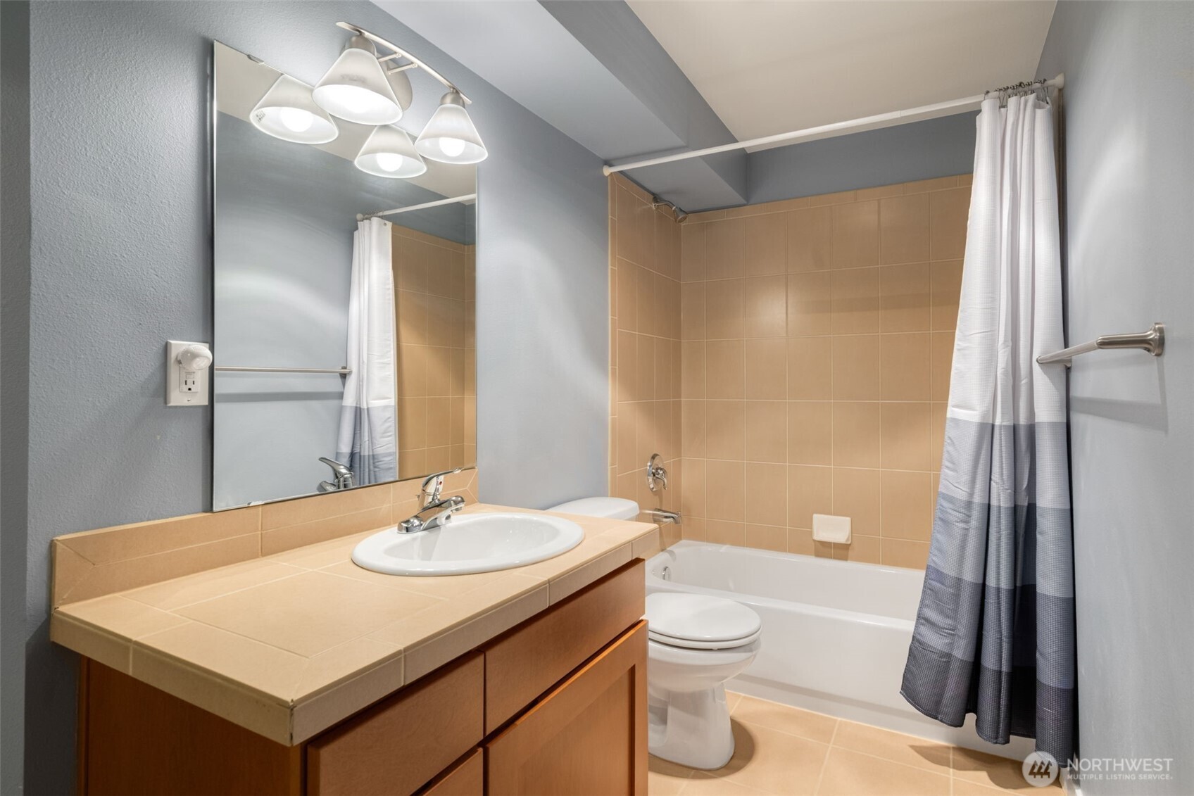 935 North 97th Street, Unit B Seattle, WA 98103 - Photo 33 of 37