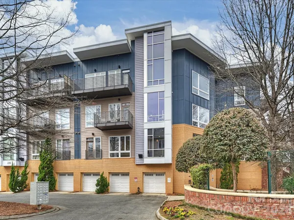 $350,000 | 2200 Lyndhurst Avenue, Unit 102, Charlotte, NC 28203