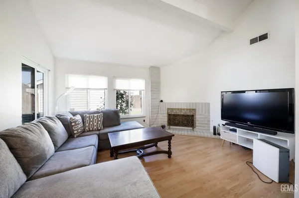 $350,000 | Undisclosed Address, Bakersfield, CA 93309