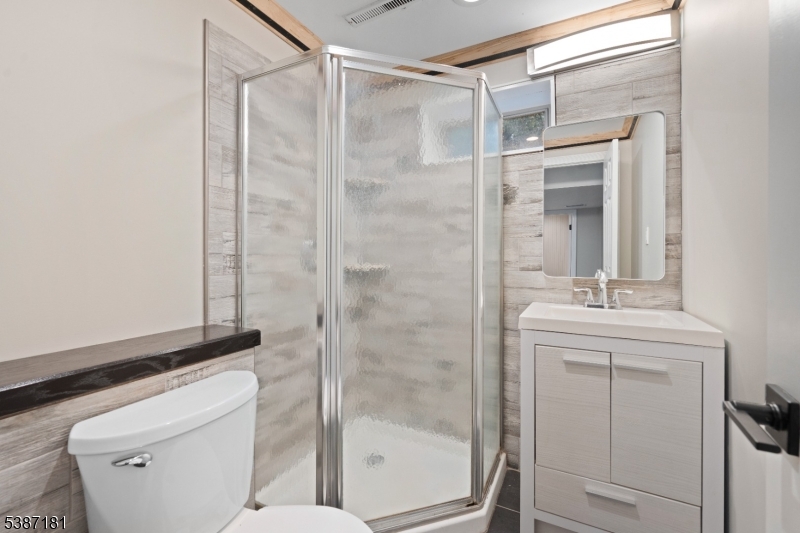 88 Emerson Road Somerset, NJ 08873 - Photo 20 of 34