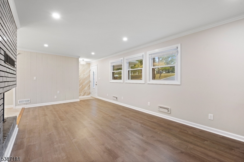 88 Emerson Road Somerset, NJ 08873 - Photo 4 of 34