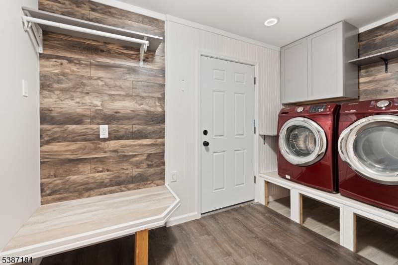 88 Emerson Road Somerset, NJ 08873 - Photo 9 of 34