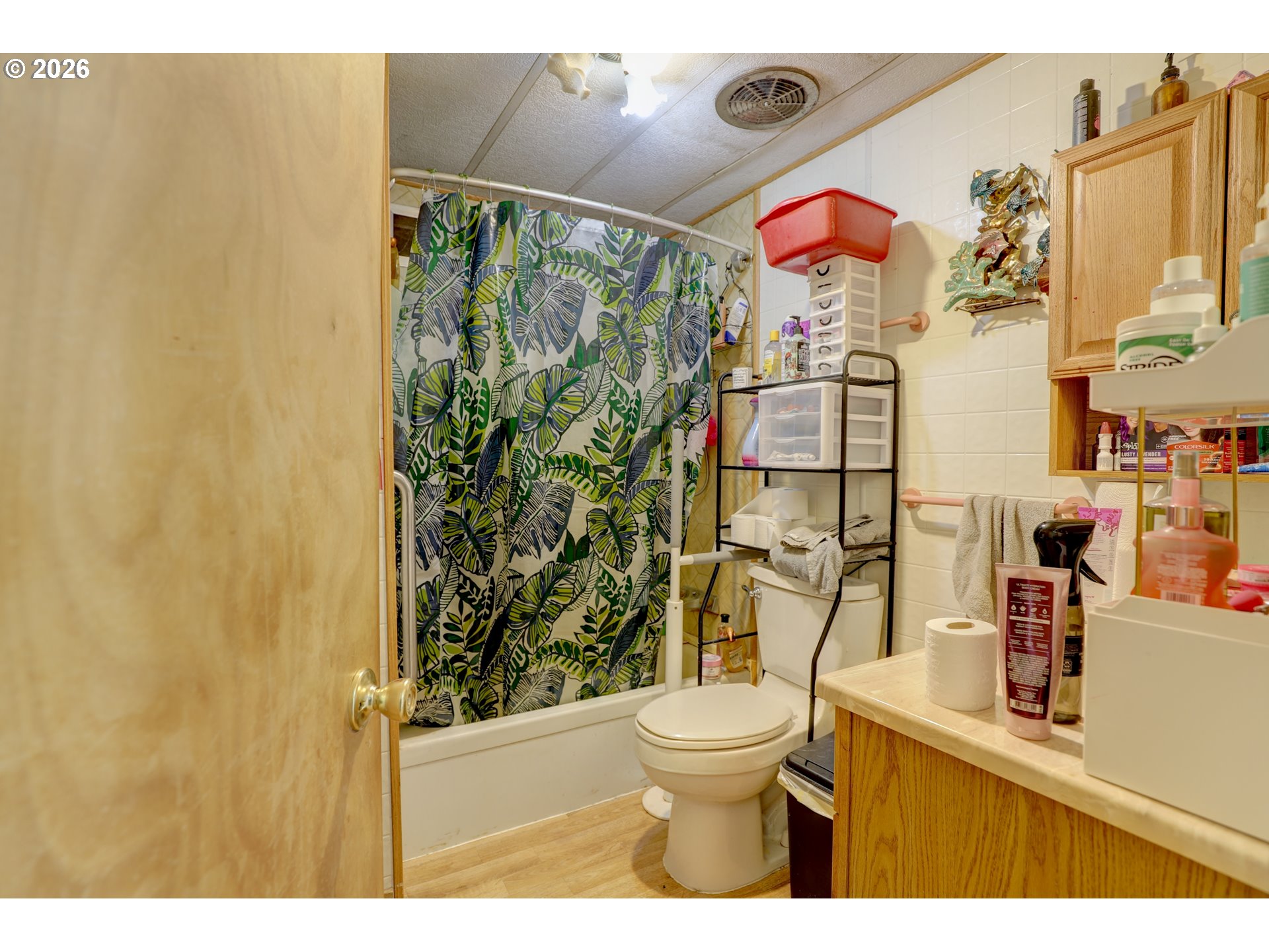 80165 Ridgetop Road Dufur, OR 97021 - Photo 11 of 43 a bathroom with a toilet sink and mirror