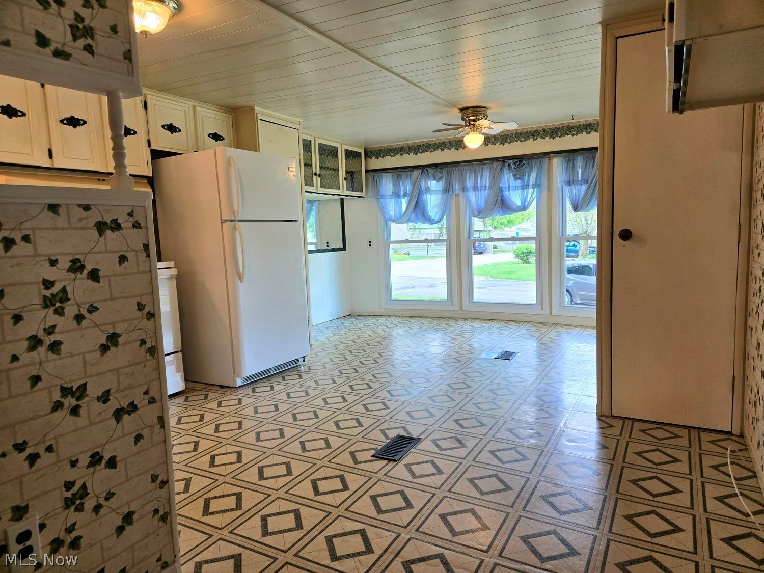 5852 Cleveland Road, Unit 112 Wooster, OH 44691 - Photo 5 of 17
