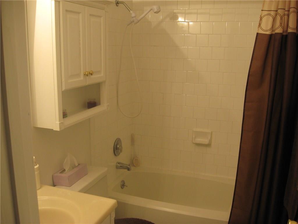 222 Georgetown Road Greenwood, IN 46142 - Photo 13 of 23 Gallery Image 13