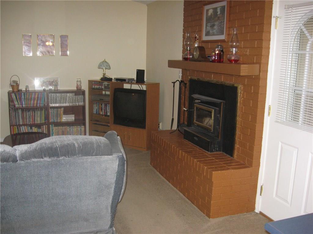 222 Georgetown Road Greenwood, IN 46142 - Photo 5 of 23 Gallery Image 5