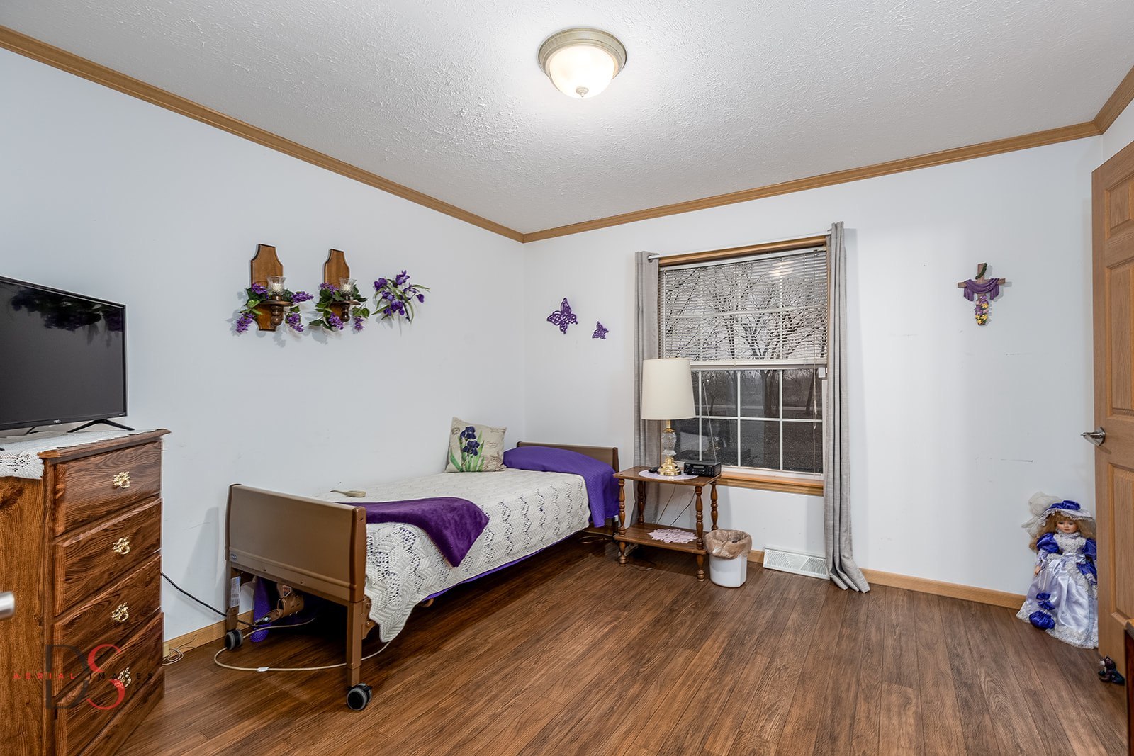 32415 North 600 E Road Streator, IL 61364 - Photo 17 of 44 a bed room with a bed and a chair