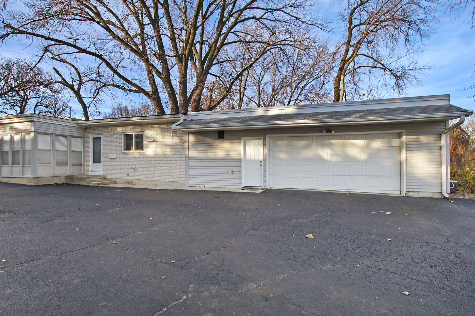 29 South Pistakee Lake Road Fox Lake, IL 60020 - Photo 3 of 30 Gallery Image 3