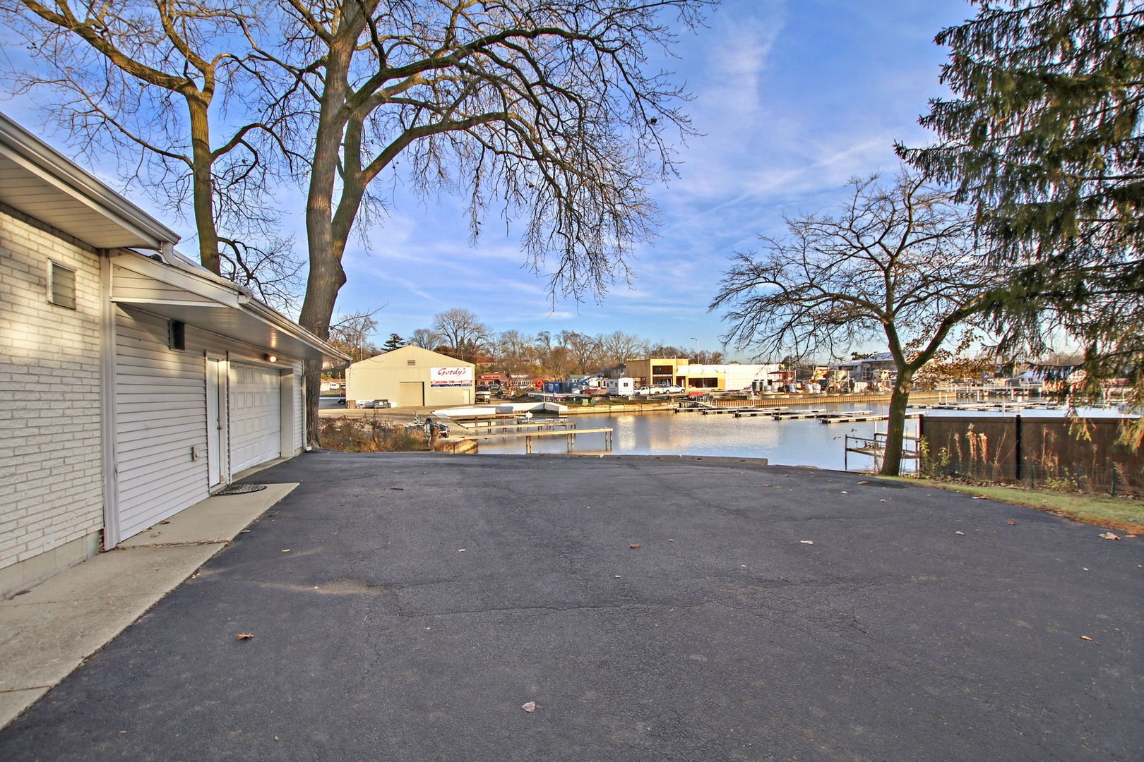 29 South Pistakee Lake Road Fox Lake, IL 60020 - Photo 4 of 30 Gallery Image 4