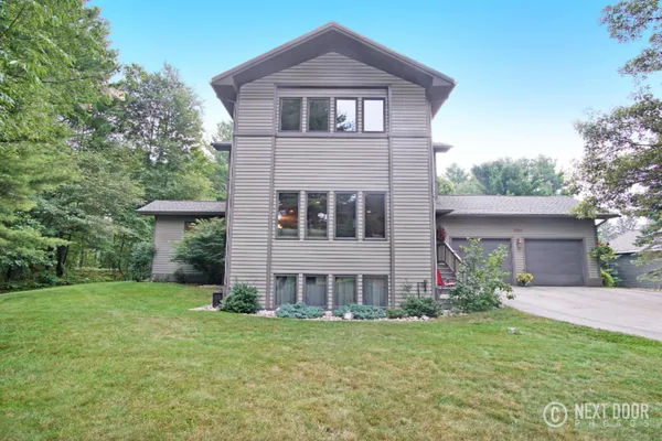 $649,500 | 1414 North Lakeshore Drive, Ludington, MI 49431