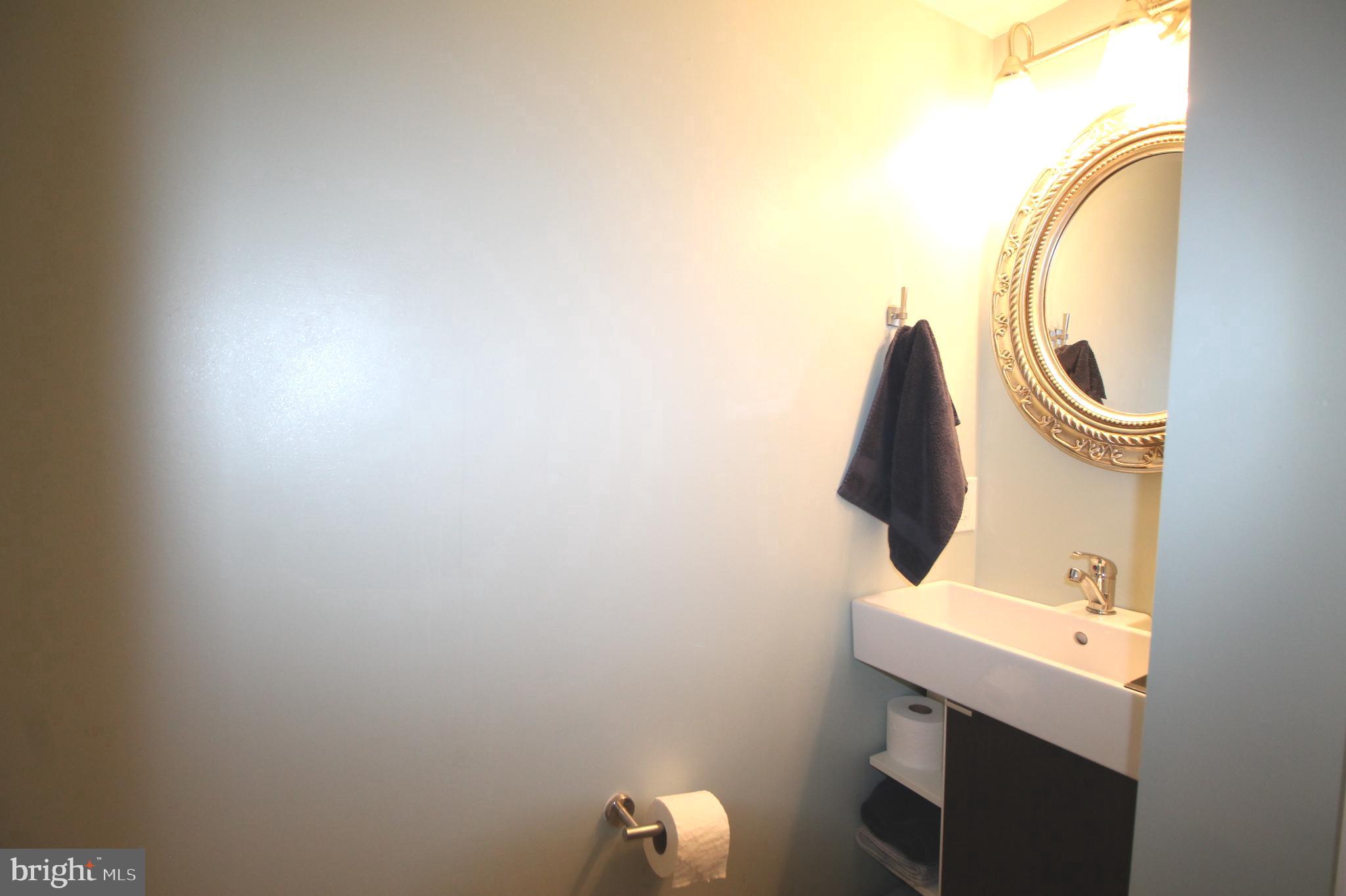 243 Pinehurst Road Wilmington, DE 19803 - Photo 10 of 31 First Floor Powder Room